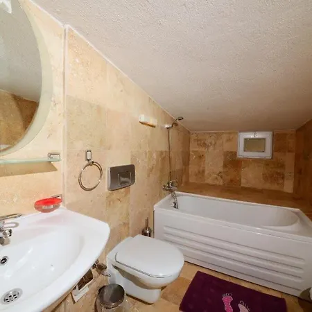 Leyla - Bright And Spacious *